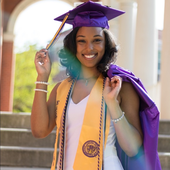 Meet your Posher, Brianna - Picture 2 of 2